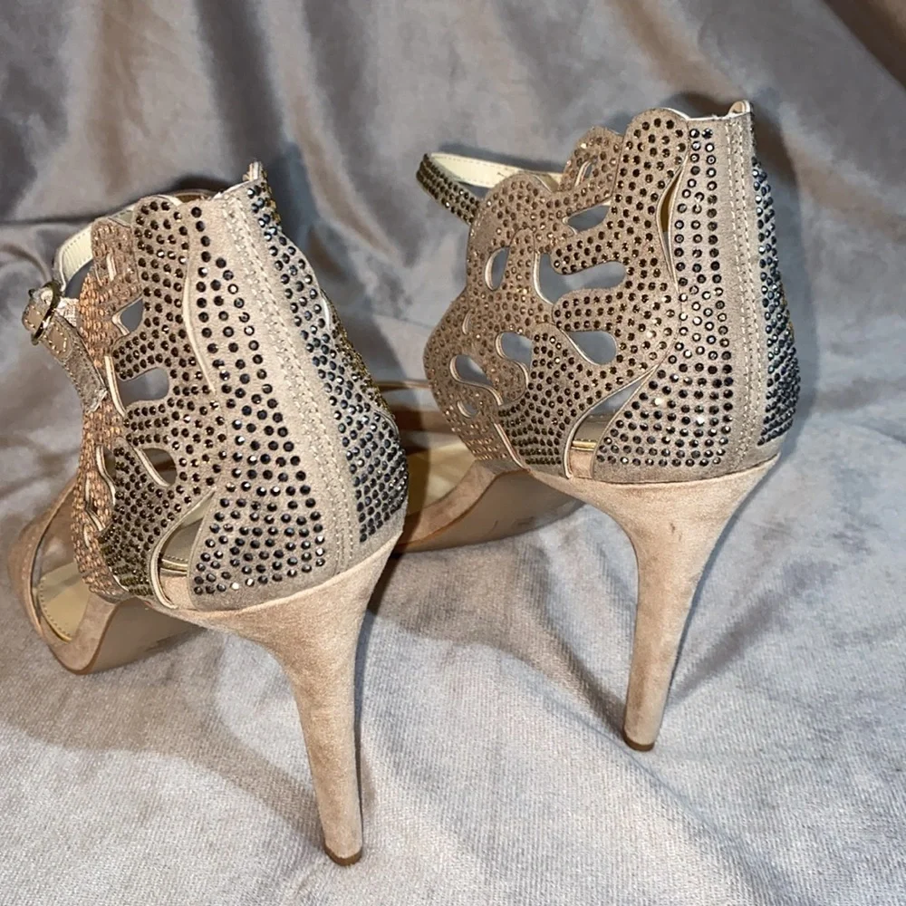 Jessica Simpson Hipp Taupe Faux Suede Sparkly Rhinestones Heels size 10 🆕